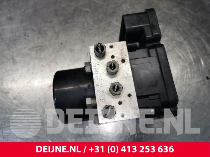Begagnade ABS-pump Volvo V70 (BW) 1.6 DRIVe 16V Pris € 70,00 Marginaltabell erbjuds av van Deijne Onderdelen Uden B.V.