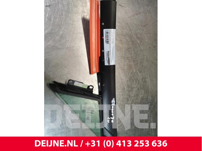 Usados Ventanilla triangular izquierda delante Tesla Model S 75D Precio € 60,50 IVA incluido ofrecido por van Deijne Onderdelen Uden B.V.
