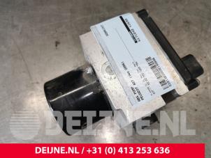 Usados Bomba ABS Peugeot 407 Precio € 40,00 Norma de margen ofrecido por van Deijne Onderdelen Uden B.V.