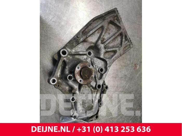 Begagnade Vattenpump Renault Master Pris € 36,30 Inklusive moms erbjuds av van Deijne Onderdelen Uden B.V.