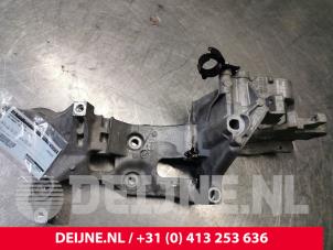 Used Air conditioning bracket Volkswagen Caddy IV 2.0 TDI 75 Price on request offered by van Deijne Onderdelen Uden B.V.