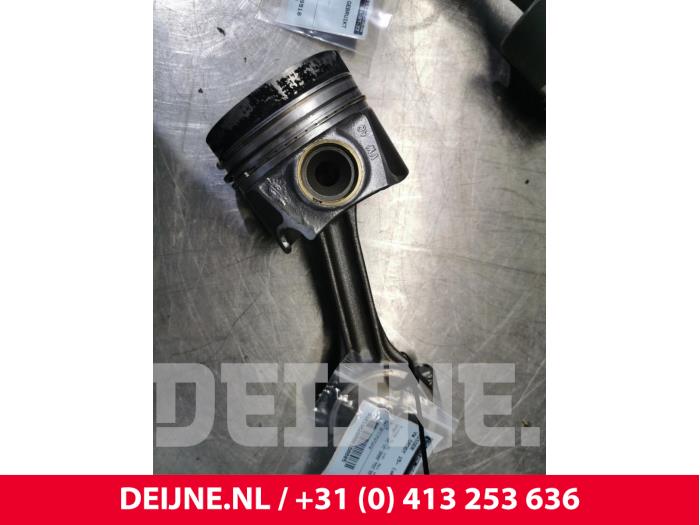 Usados Pistón Volkswagen Caddy IV 2.0 TDI 75 Precio € 121,00 IVA incluido ofrecido por van Deijne Onderdelen Uden B.V.