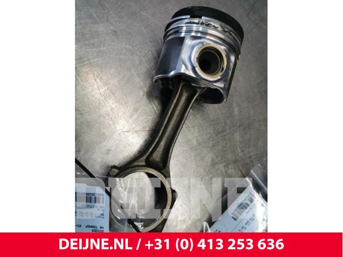 Usados Pistón Volkswagen Transporter T5 2.5 TDi Precio € 96,80 IVA incluido ofrecido por van Deijne Onderdelen Uden B.V.
