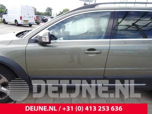 Used Door 4-door, front left Volvo XC70 (BZ) 2.4 D 20V AWD Price on request offered by van Deijne Onderdelen Uden B.V.