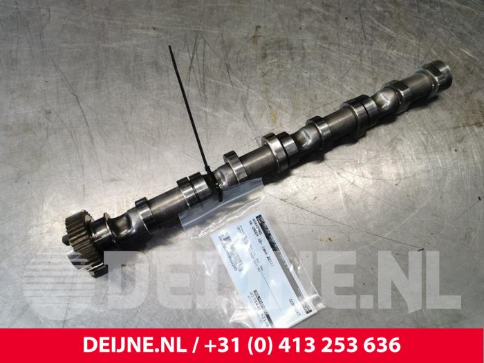 Camshaft from a Volkswagen Caddy 2011