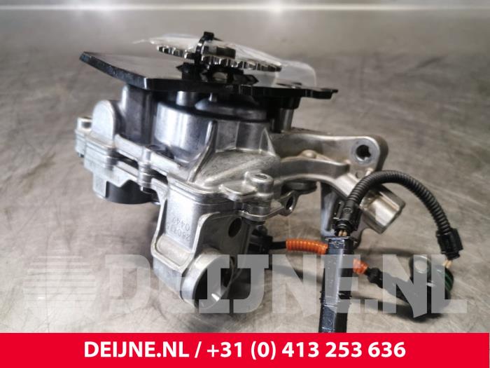 Gebrauchte Ölpumpe Volvo V70 (BW) 2.0 D3 16V Preis € 100,00 Margenregelung angeboten von van Deijne Onderdelen Uden B.V.