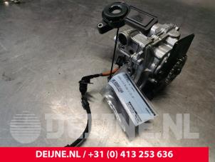 Used Oil pump Volvo XC90 Price € 121,00 Inclusive VAT offered by van Deijne Onderdelen Uden B.V.