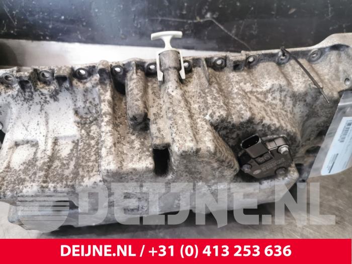 Sump from a Volvo XC60 I (DZ) 2.4 D5 20V 205 AWD 2011