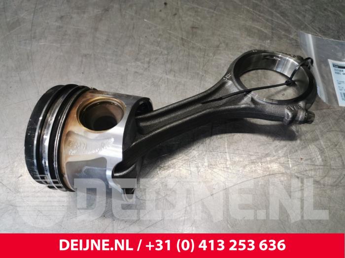 Używane Tlok Audi A6 Avant (C7) 3.0 TDI V6 24V Quattro Cena € 75,00 Procedura marży oferowane przez van Deijne Onderdelen Uden B.V.