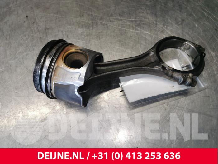 Używane Tlok Audi A6 Avant (C7) 3.0 TDI V6 24V Quattro Cena € 75,00 Procedura marży oferowane przez van Deijne Onderdelen Uden B.V.