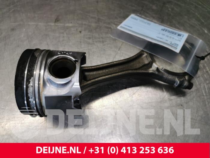 Used Piston Audi Q7 Price € 121,00 Inclusive VAT offered by van Deijne Onderdelen Uden B.V.
