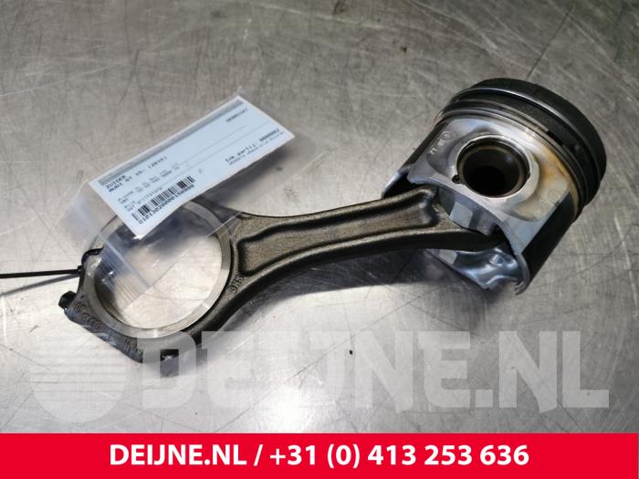 Used Piston Audi Q7 Price € 121,00 Inclusive VAT offered by van Deijne Onderdelen Uden B.V.