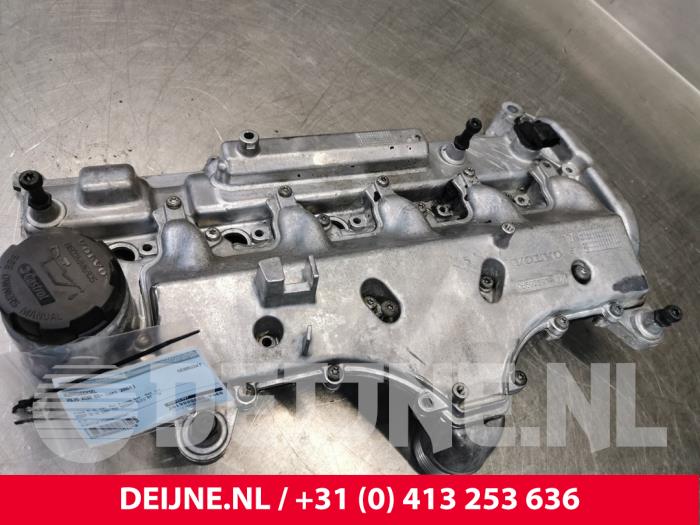 Rocker cover Volvo XC90 I 2.4 D5 20V - 08692397 D5244T