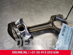 Usados Pistón Volvo V40 (MV) 1.6 T2 GTDi 16V Precio € 100,00 Norma de margen ofrecido por van Deijne Onderdelen Uden B.V.