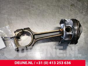 Usados Pistón Volvo V40 (MV) 1.6 T2 GTDi 16V Precio € 100,00 Norma de margen ofrecido por van Deijne Onderdelen Uden B.V.