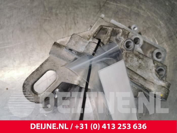 Used Engine mount Volvo V40 (MV) 1.6 T2 GTDi 16V Price € 25,00 Margin scheme offered by van Deijne Onderdelen Uden B.V.