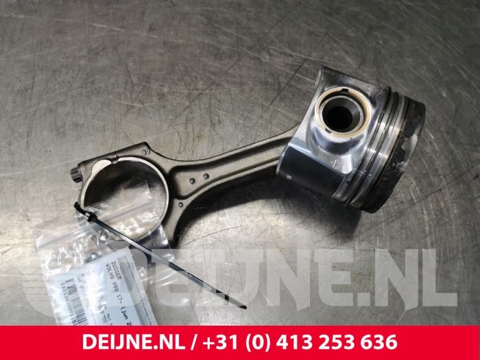 Usados Pistón Volvo V90 II (PW) 2.0 D3 16V AWD Precio € 125,00 Norma de margen ofrecido por van Deijne Onderdelen Uden B.V.
