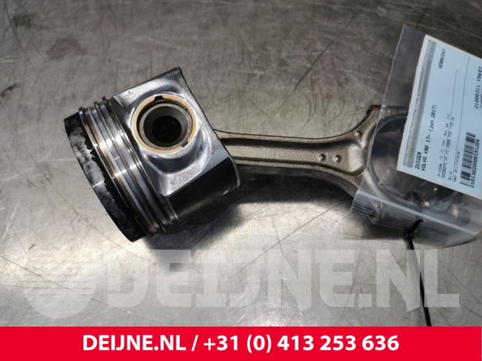 Usados Pistón Volvo V90 II (PW) 2.0 D3 16V AWD Precio € 125,00 Norma de margen ofrecido por van Deijne Onderdelen Uden B.V.