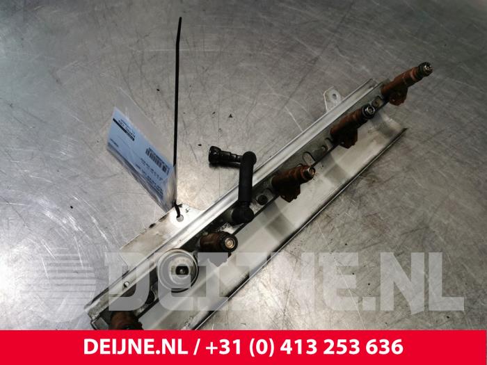 Usagé Système d'injection Volvo V70 (GW/LW/LZ) 2.4 XC LPT 4x4 20V Prix € 50,00 Règlement à la marge proposé par van Deijne Onderdelen Uden B.V.