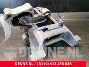 Gebrauchte Motorlager Mercedes eSprinter 3,5t (907.6/910.6) eSprinter Preis auf Anfrage angeboten von van Deijne Onderdelen Uden B.V.