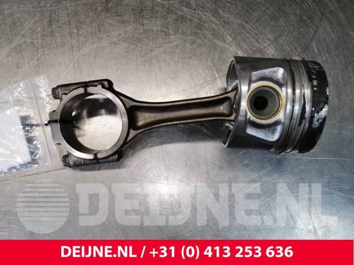Usagé Piston Volkswagen Crafter 2.0 TDI 16V Prix € 121,00 Prix TTC proposé par van Deijne Onderdelen Uden B.V.