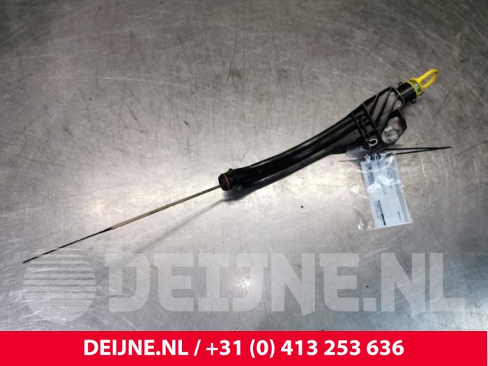Gebrauchte Ölmessstab Opel Movano Preis € 18,15 Mit Mehrwertsteuer angeboten von van Deijne Onderdelen Uden B.V.