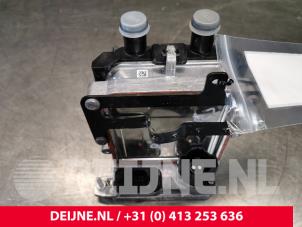 Gebrauchte Heizung Heizelement Mercedes eSprinter 3,5t (907.6/910.6) eSprinter Preis auf Anfrage angeboten von van Deijne Onderdelen Uden B.V.