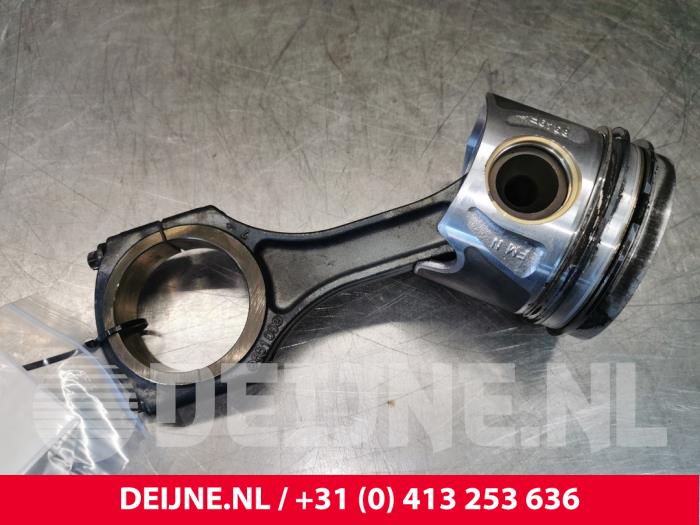 Usados Pistón Mercedes Sprinter 3,5t (906.63) 316 CDI 16V Precio € 60,50 IVA incluido ofrecido por van Deijne Onderdelen Uden B.V.