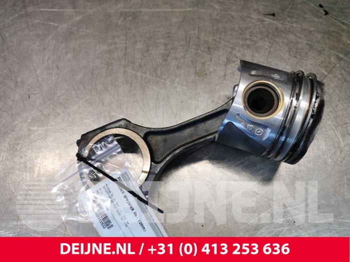 Usados Pistón Mercedes Sprinter 3,5t (906.63) 316 CDI 16V Precio € 60,50 IVA incluido ofrecido por van Deijne Onderdelen Uden B.V.