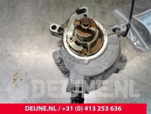 Used Vacuum pump (petrol) Volvo V40 (MV) 1.6 T3 GTDi 16V Price € 50,00 Margin scheme offered by van Deijne Onderdelen Uden B.V.
