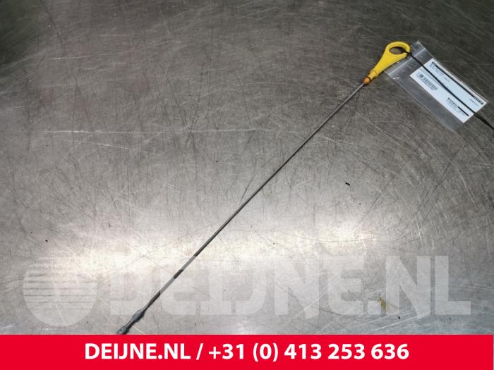 Gebruikte Ölmessstab Volvo V40 (MV) 1.6 T3 GTDi 16V Prijs € 10,00 Margeregeling aangeboden door van Deijne Onderdelen Uden B.V.