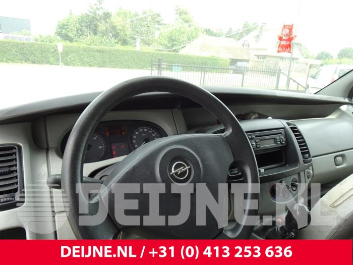 Opel Vivaro 01 Steering wheels stock