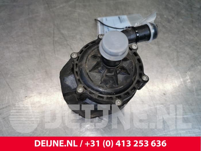 Begagnade Extra vattenpump Tesla Model X 100D Pris € 48,40 Inklusive moms erbjuds av van Deijne Onderdelen Uden B.V.
