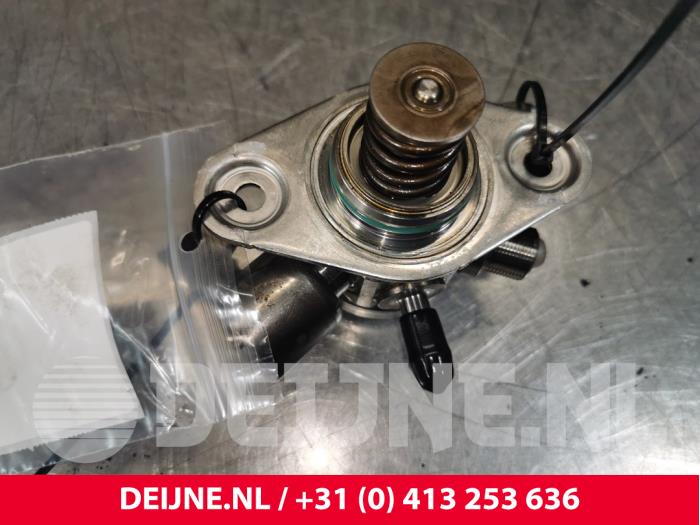 Begagnade Högtryckspump Mercedes CLA (117.3) 2.0 CLA-250 Turbo 16V Pris € 120,00 Marginaltabell erbjuds av van Deijne Onderdelen Uden B.V.