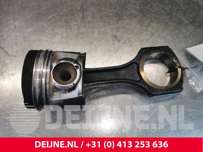 Gebrauchte Kolben Mercedes Vito (639.6) 2.2 110 CDI 16V Euro 5 Preis € 60,50 Mit Mehrwertsteuer angeboten von van Deijne Onderdelen Uden B.V.