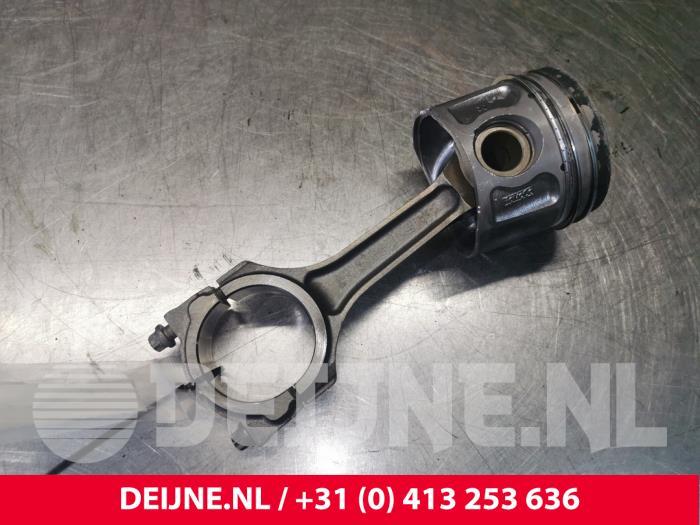 Usados Pistón Ford Transit Precio € 72,60 IVA incluido ofrecido por van Deijne Onderdelen Uden B.V.