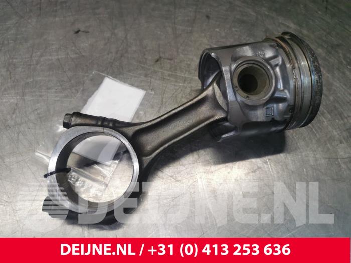 Piston d'un Fiat Ducato (250) 3.0 D 160 Multijet Power 2008