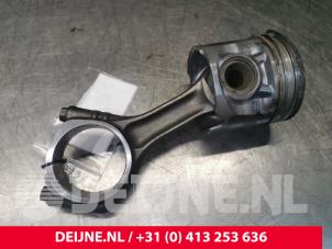 Piston d'un Fiat Ducato (250) 3.0 D 160 Multijet Power 2008