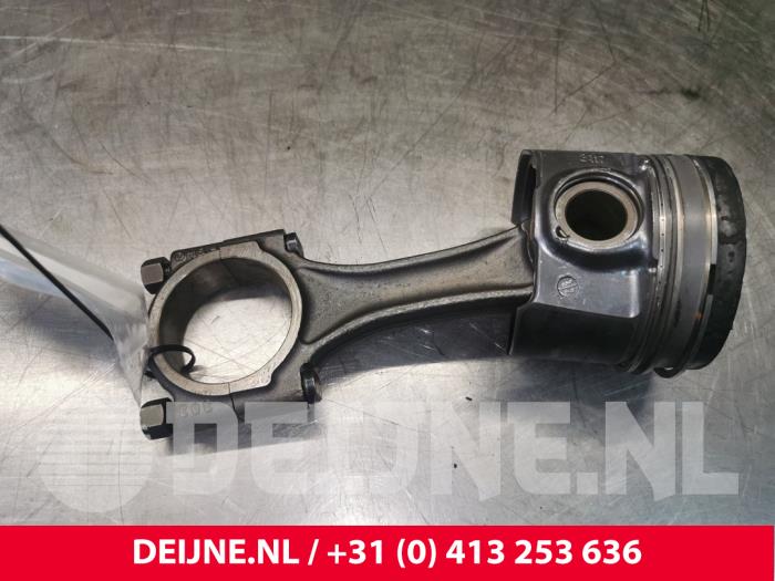 Używane Tlok Citroen Jumper Cena € 157,30 Z VAT oferowane przez van Deijne Onderdelen Uden B.V.