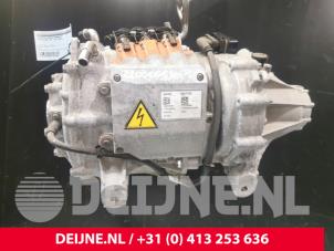 Używane Jednostka napedu hybrydowego Volvo V60 II (ZW) 2.0 T6 16V Twin Engine Cena € 2.117,50 Z VAT oferowane przez van Deijne Onderdelen Uden B.V.