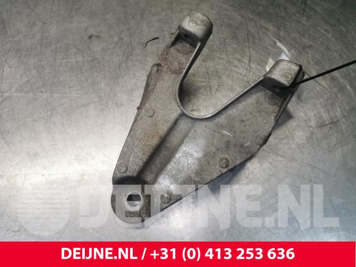 Used Engine mount Ford Transit Price € 30,25 Inclusive VAT offered by van Deijne Onderdelen Uden B.V.