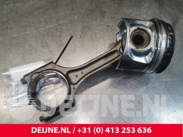 Usados Pistón Volvo XC60 I (DZ) 2.0 D4 16V Precio € 80,00 Norma de margen ofrecido por van Deijne Onderdelen Uden B.V.