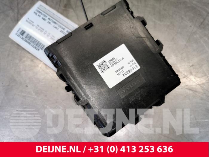 Used Automatic gearbox computer Volvo V60 II (ZW) 2.0 T6 16V Twin Engine Price € 120,00 Margin scheme offered by van Deijne Onderdelen Uden B.V.