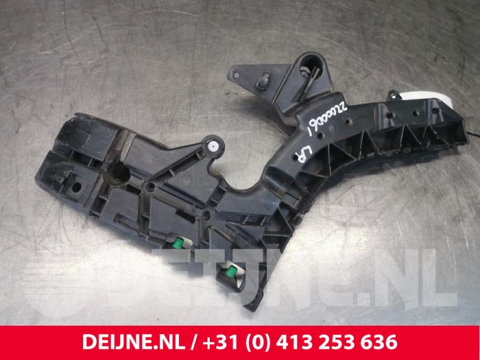 Rear bumper bracket, right from a Volvo V60 II (ZW) 2.0 T6 16V Twin Engine 2021