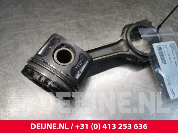 Kolben van een Ford Transit 2015