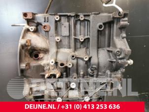 Usados Bloque inferior motor Opel Vivaro Precio € 726,00 IVA incluido ofrecido por van Deijne Onderdelen Uden B.V.