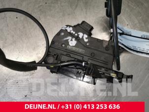 Gebrauchte Türschlossmechanik 2-türig rechts Opel Vivaro 1.6 CDTI 95 Euro 6 Preis € 48,40 Mit Mehrwertsteuer angeboten von van Deijne Onderdelen Uden B.V.