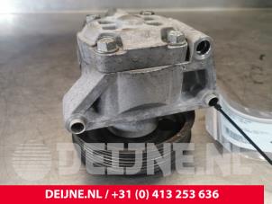 Used Power steering pump Volvo S80 (AR/AS) 2.0 D 16V Price € 50,00 Margin scheme offered by van Deijne Onderdelen Uden B.V.