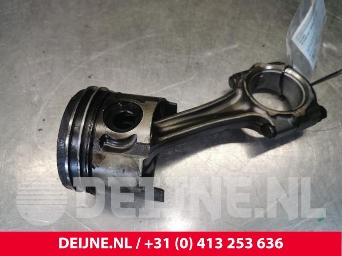 Usados Pistón Mitsubishi Canter Precio € 151,25 IVA incluido ofrecido por van Deijne Onderdelen Uden B.V.