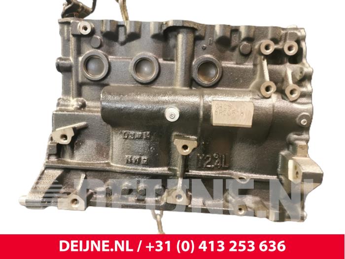 New Engine crankcase Hyundai H100 Price € 423,50 Inclusive VAT offered by van Deijne Onderdelen Uden B.V.
